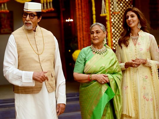 Bollywood: Amitabh Bachchan shoots with wife Jaya, daughter Shweta