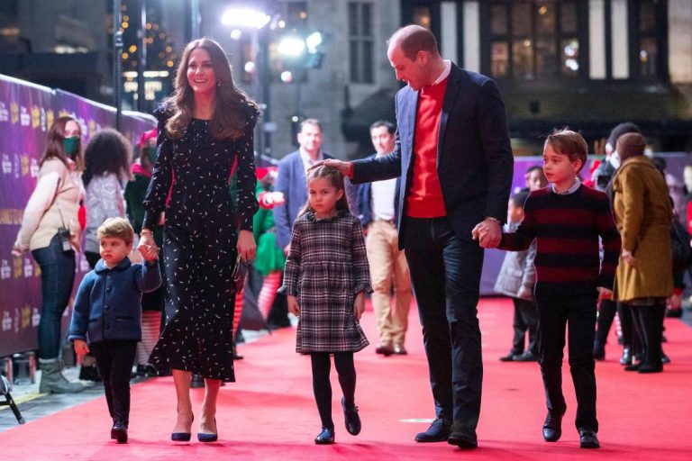 Prince William thanks pandemic workers at Christmas show