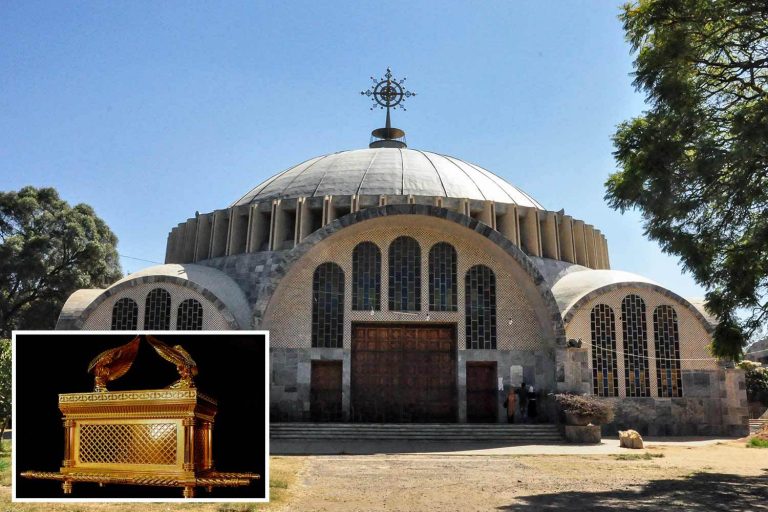 At least 800 worshippers die defending the ‘Ark of the Covenant’ from looters amid ethnic massacre…