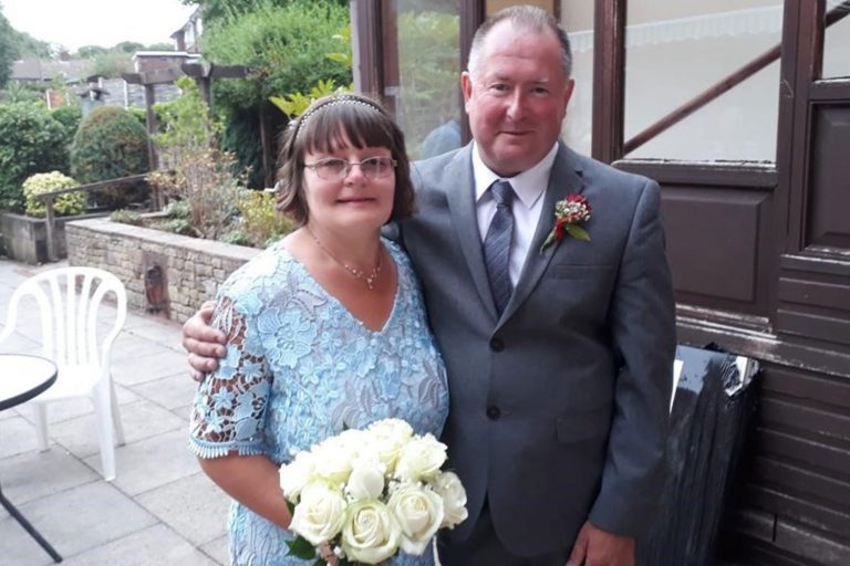 Scheming bride fakes having terminal cancer to dupe colleagues into paying for her wedding