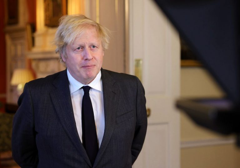 Boris Johnson to give No10 press conference tonight after huge news Oxford jab stops Covid…