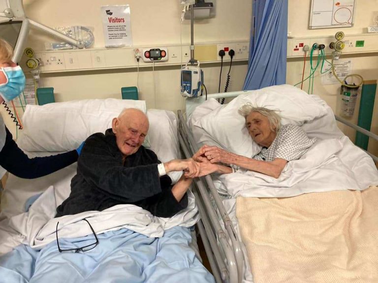 Heartbreaking final pic of couple married for 70 years holding hands before they both died of Covid…