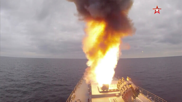 Russia fires cruise missiles in Black Sea & moves dozens of fighter jets to border as Putin…