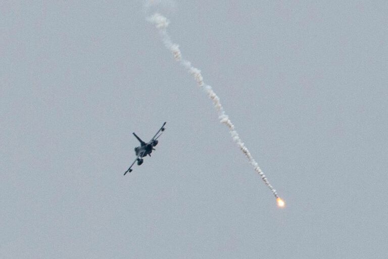 Shocking moment military fighter jet FIRES warning shot at civilian plane above Delaware while Biden…