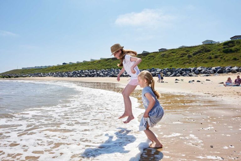 Cheap last minute May half-term holidays in the UK from £147 per stay, including lodges, cottages &…