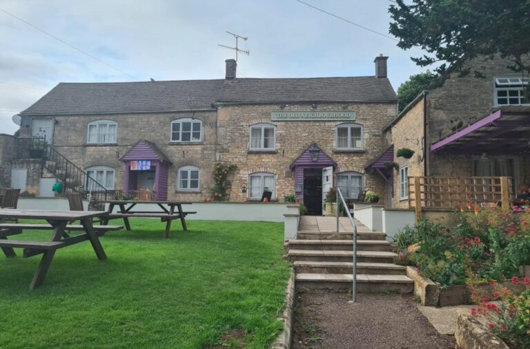 Pub bans drinkers under 21 as ‘rude and obnoxious’ youngsters ignore Covid rules