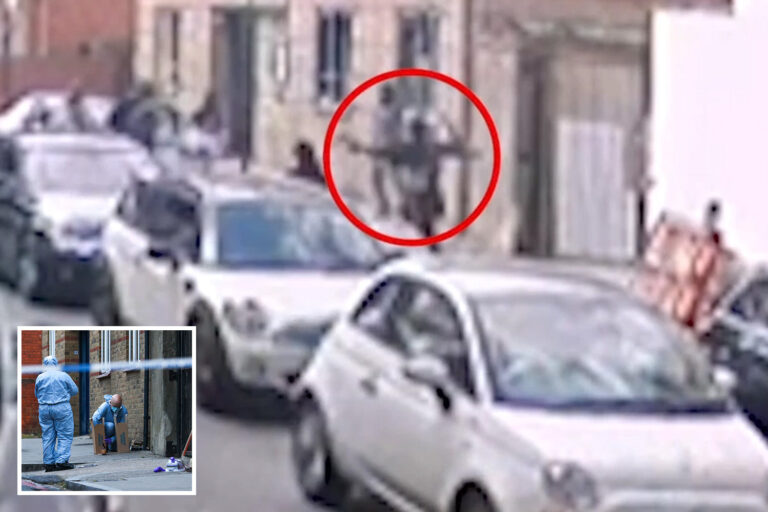 Streatham stabbing – shocking moment ‘rival gangs’ brawl with foot-long knives in street before teen…