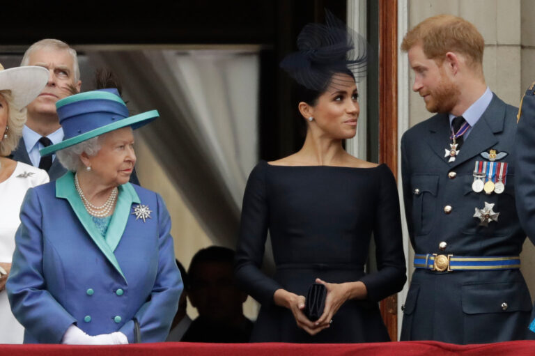 Palace ‘fighting back’ against ‘disgraceful’ Prince Harry and Meghan Markle as they are ‘running…