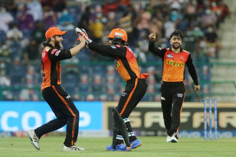 Hyderabad Sunrisers get third win in IPL, beat Bangalore by 4 runs