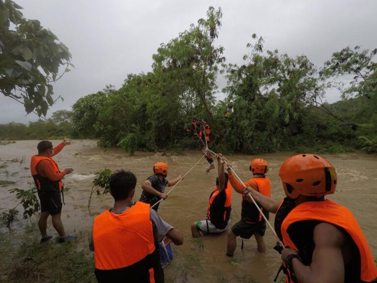 Nine dead as heavy rains lash the Philippines