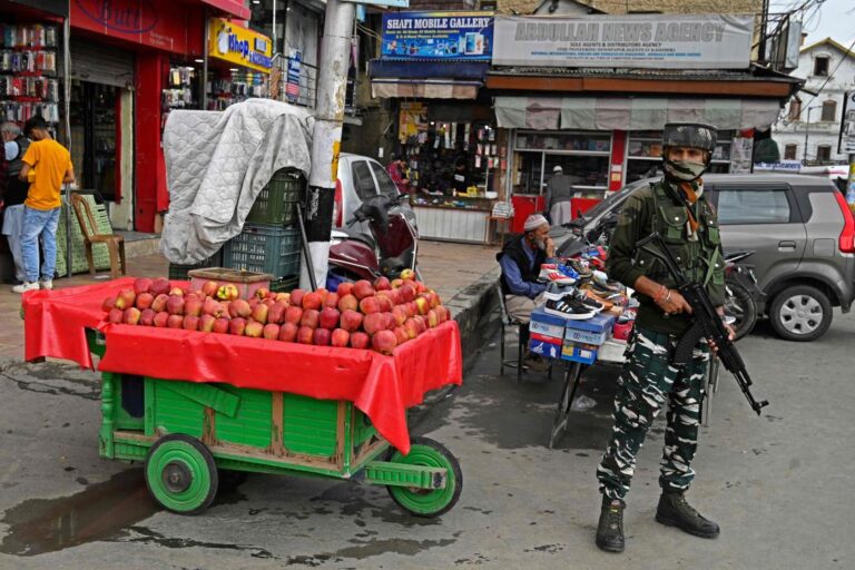 Two Indian soldiers killed as Kashmir tensions escalate