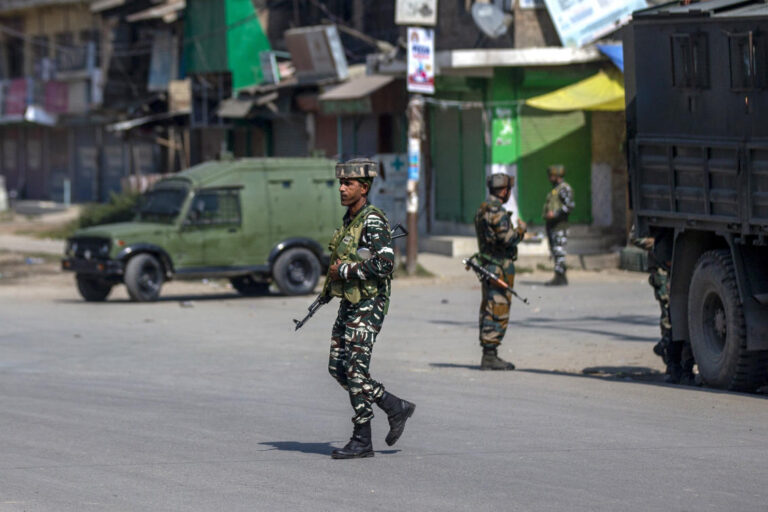 6 combatants, 2 workers killed in fresh violence in Kashmir