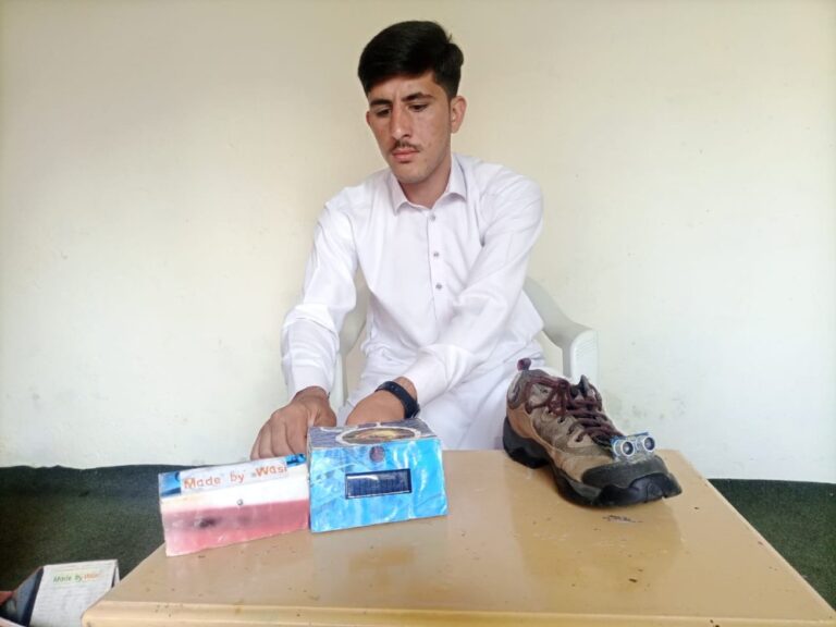 Young Pakistani inventor invents ‘smart shoes’ to help blind people