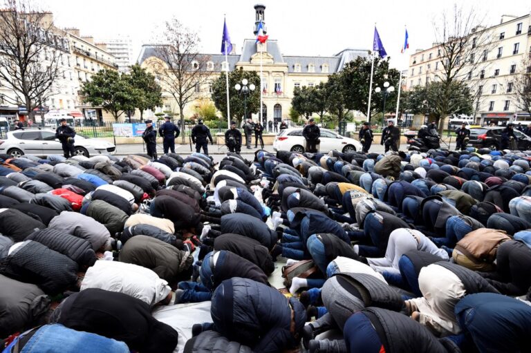 Most French believe white Christians risk ‘extinction’ from Muslim migration: Poll