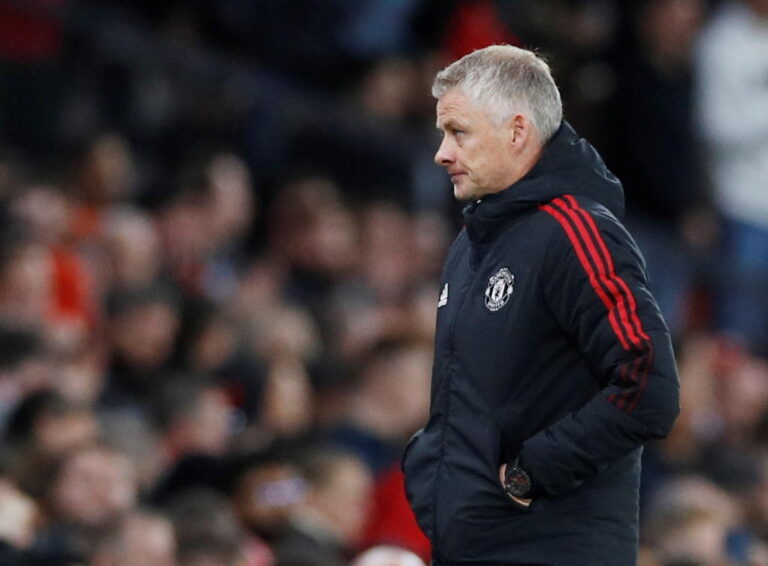 Solskjaer vows to keep fighting as pressure grows at Man Utd