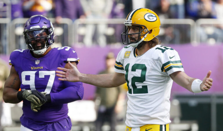 Vikings outlast Rodgers, Packers 34-31 on game-ending FG