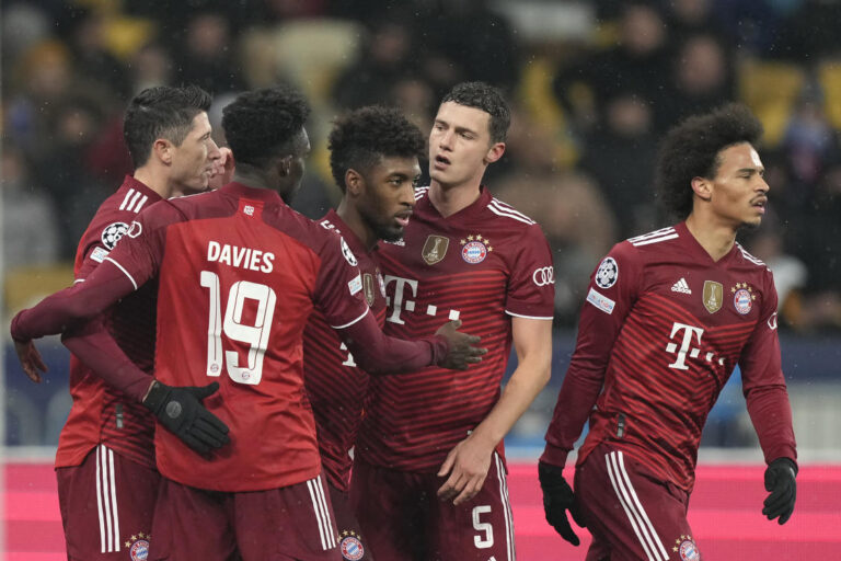 Lewandowski scores as depleted Bayern beats Dynamo Kyiv
