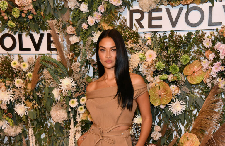 Models Shanina Shaik, Sara Sampaio touch down in Jeddah