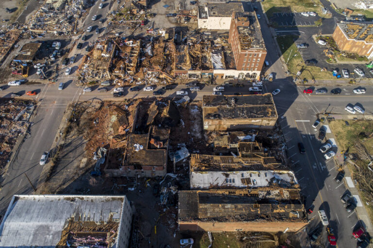 Powerful tornadoes kill more than 80 in five US states