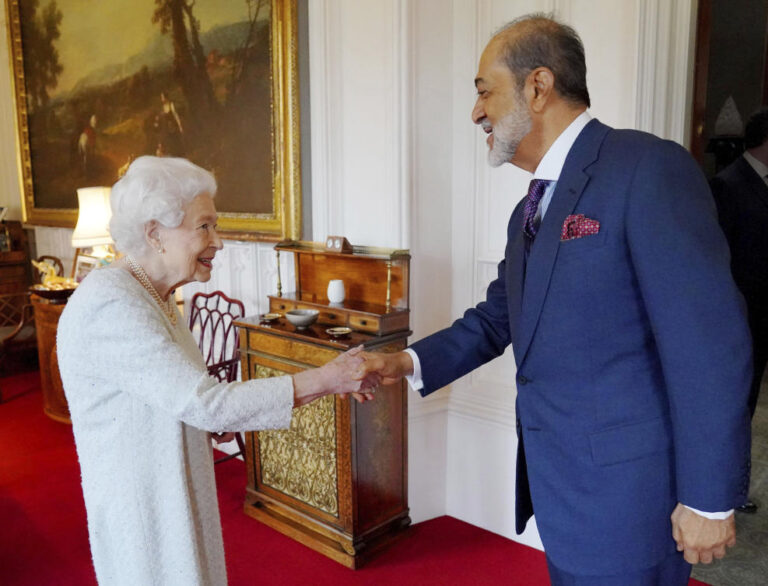 Queen Elizabeth II holds in-person meeting with Oman’s sultan