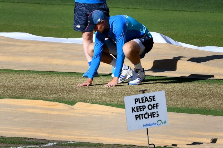 Joe Root’s calls at 1st Ashes Test reminder cricket captaincy is double-edged sword