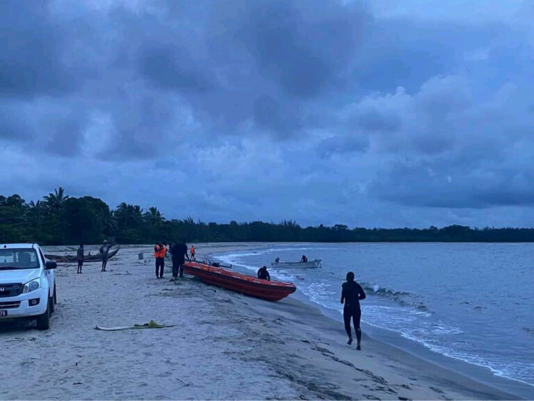 Ship sinks off Madagascar coast; 17 dead and 68 missing