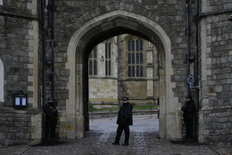 UK police arrest armed intruder on Windsor Castle grounds
