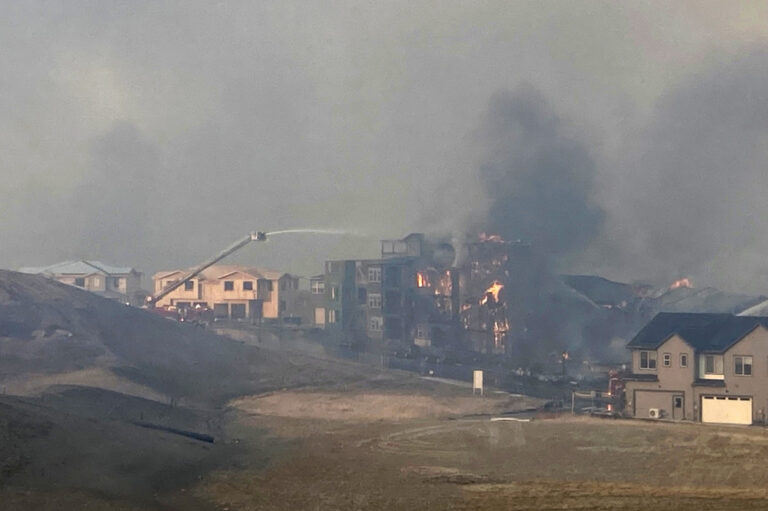 Wind-driven Colorado grass fire destroys hundreds of homes, displaces thousands