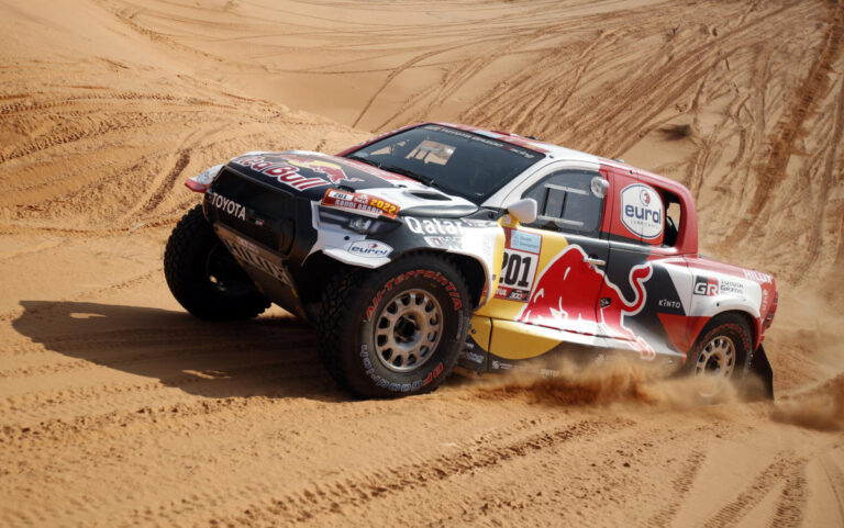 Qatari Nasser Al-Attiyah wins Dakar 4th stage after Saudi driver pain