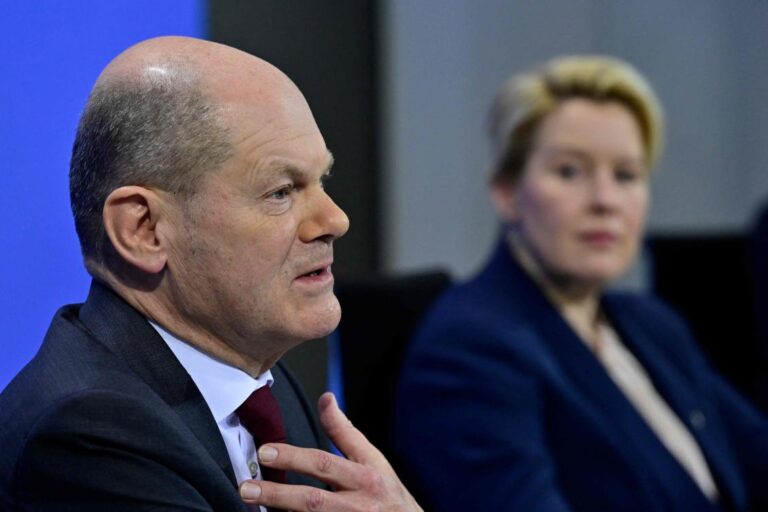 Germany to toughen restaurant rules, cut COVID quarantine