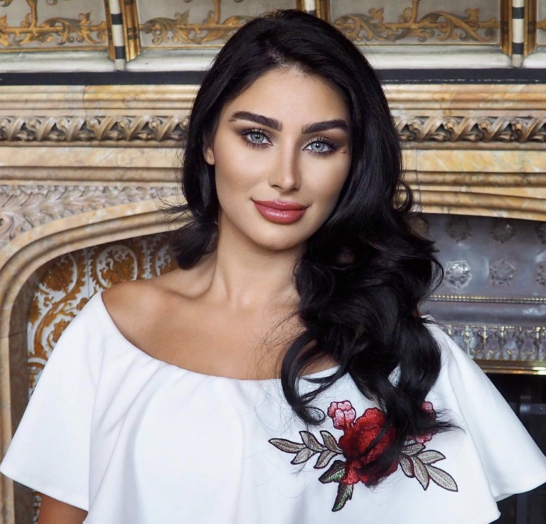 British beauty queen says she was denied US entry over Syrian roots