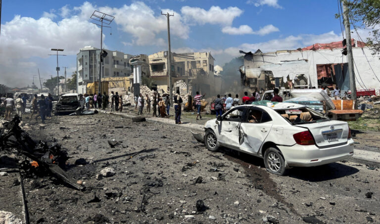 US threatens action if Somalia misses new election deadline