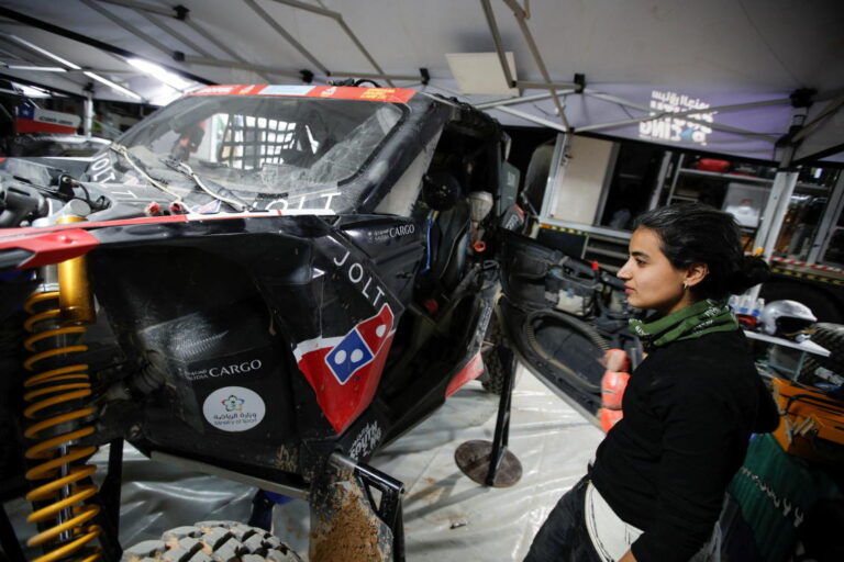 Al-Attiyah 33 minutes up on Loeb before last Dakar stage