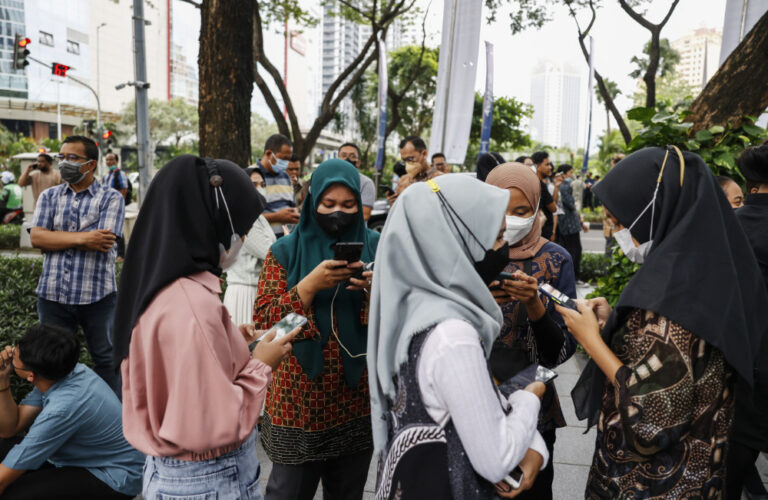 Strong quake shakes Indonesia’s capital; no tsunami alert