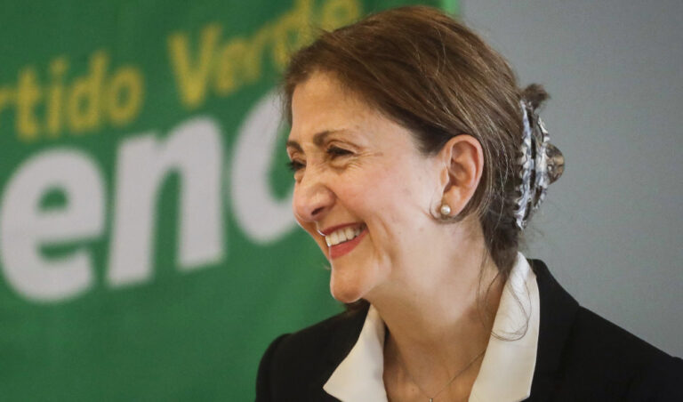 Former FARC hostage Betancourt announces fresh presidential bid