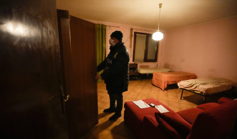 Two Iraqi brothers accused of smuggling people from Mideast to EU