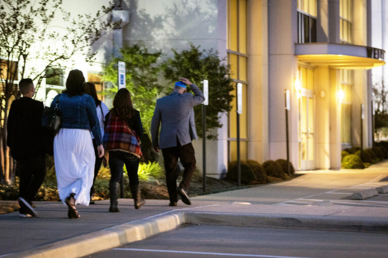 Phone call shows brother pleading with Texas hostage-taker