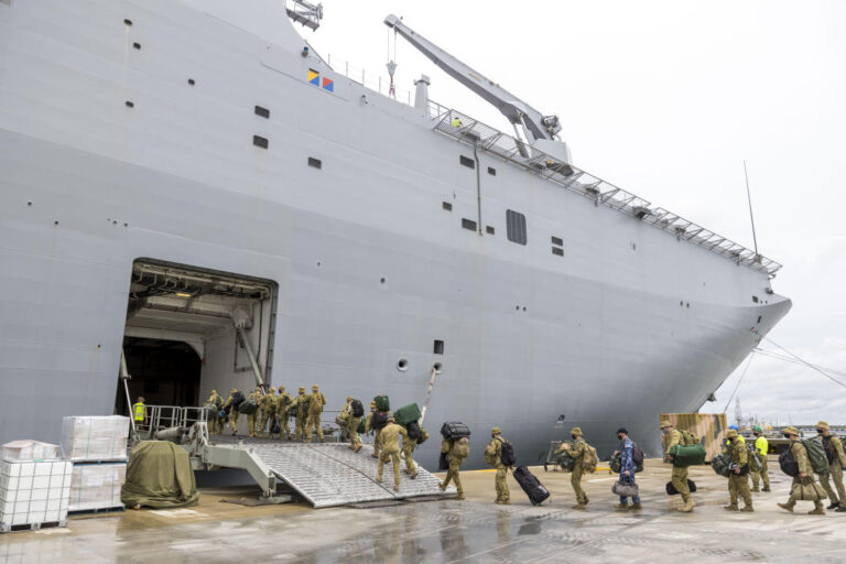 23 Australians on ship delivering aid to Tonga have COVID-19