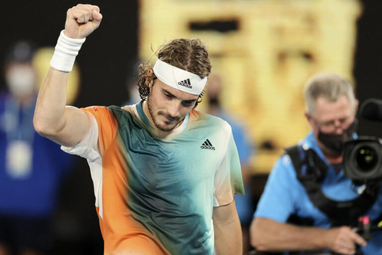 Tsitsipas storms into Australian Open semifinal