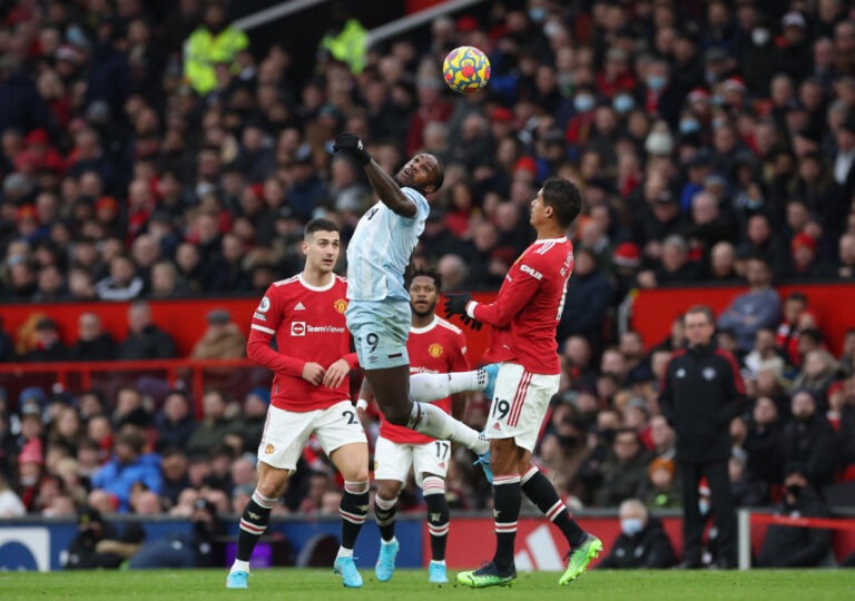 Premier League clubs agree changes to Covid postponement rules