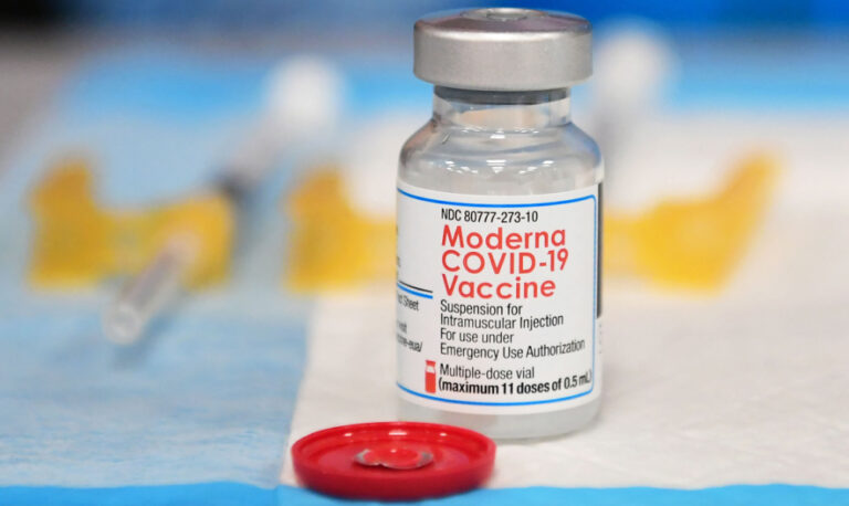 Moderna begins trial of omicron-specific vaccine booster