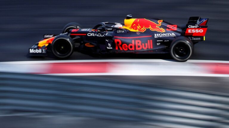 Red Bull F1 clinches new $500M title sponsorship with Oracle