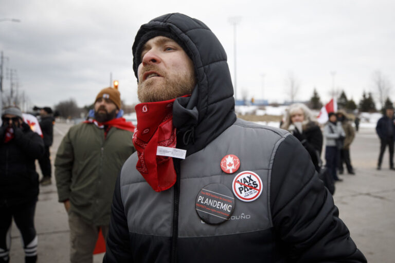 US urges Canada to use federal powers to end bridge blockade