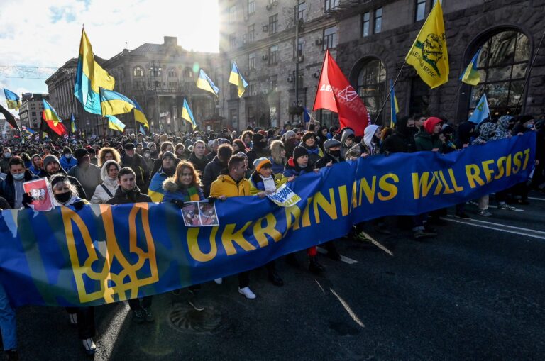 Thousands march in Kyiv to show unity against Russian threat