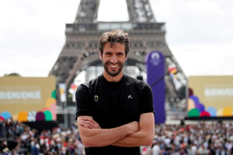 Olympics-Paris 2024 to be ‘light at the end of the tunnel’ says next Games chief