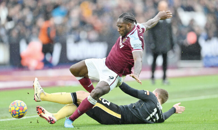 Battling Newcastle earn vital point in 1-1 draw with West Ham