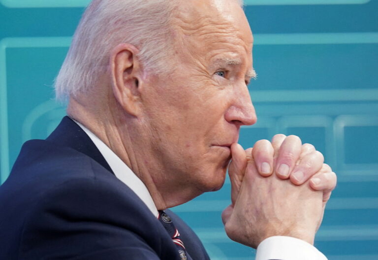 Biden meets with G7, addresses US on response to Russia