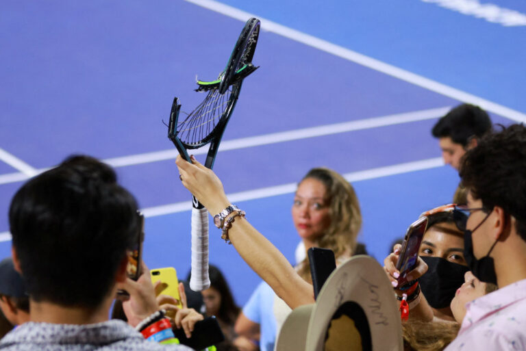 Zverev fined $40K, loses prize money, points for outburst