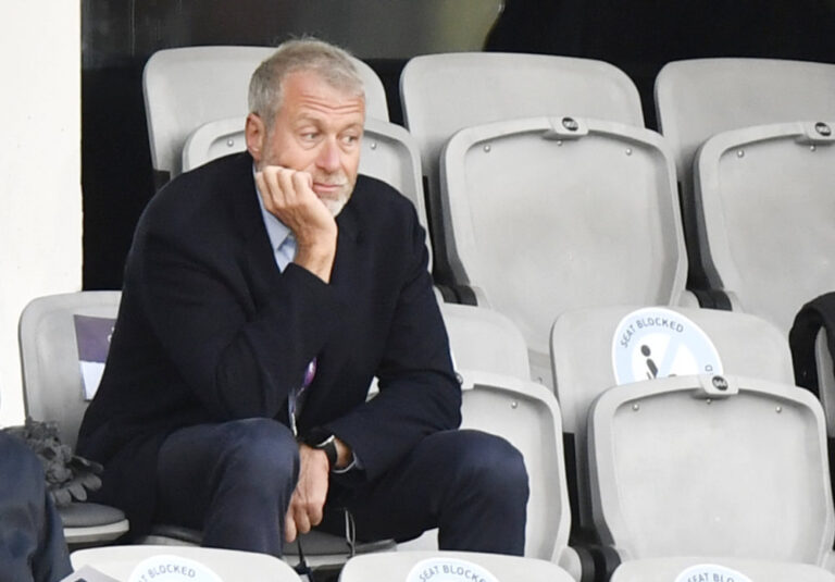 Abramovich hands over control of Chelsea to club’s foundation: club
