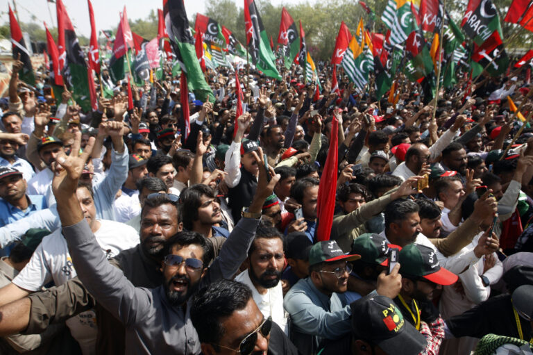 Pakistan’s opposition prepares no-confidence motion against PM